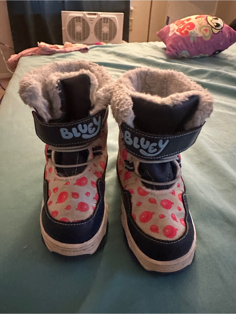 Bluey size 10 snow boots good condition